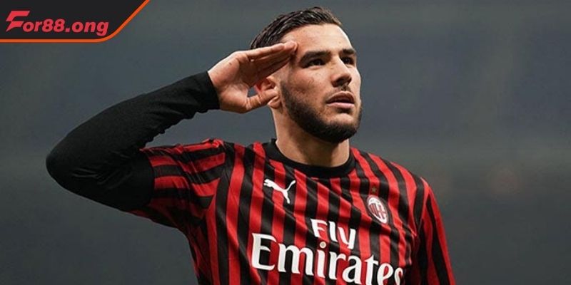 Điều gì tạo nên một Hậu vệ cánh trái hay nhất thế giới FOR88?